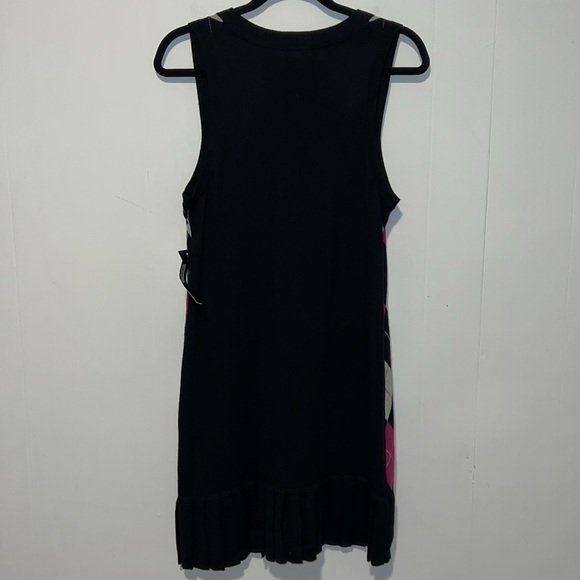 NWT Tommy Hilfiger Black, Magenta Pink and Light Grey Argyle Pattern Knee Length - Picture 2 of 6